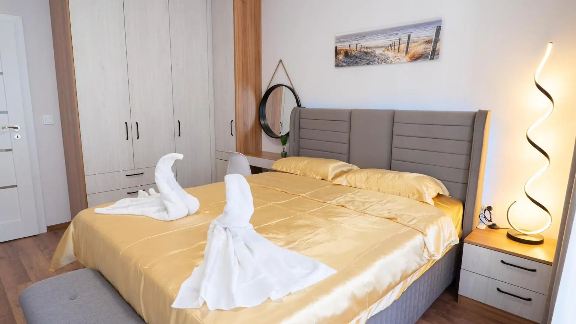 New Modern & Cozy Apartment With Free Private Parking And Ev Charging Station 바르나