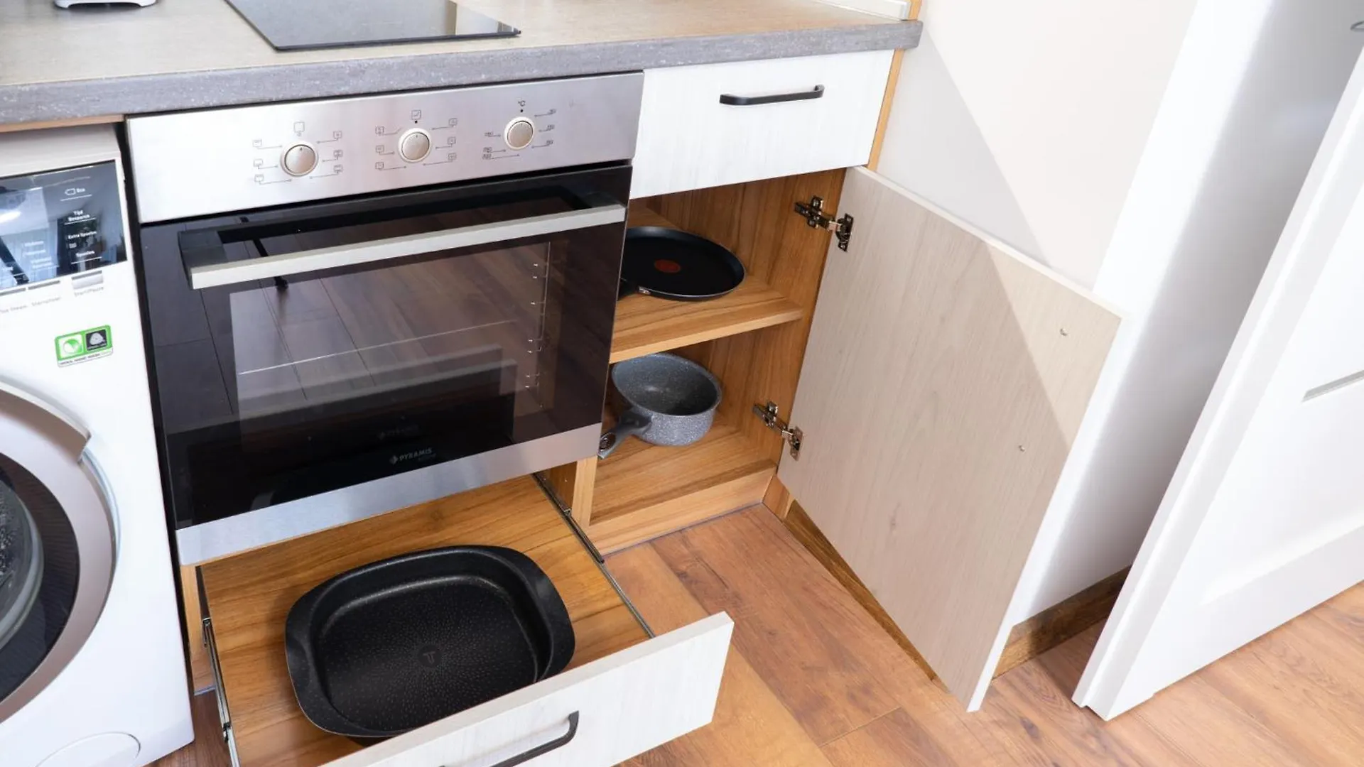 New Modern & Cozy Apartment With Free Private Parking And Ev Charging Station Varna